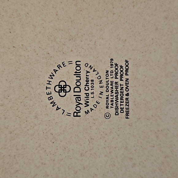 NEW Royal Doulton Wild Cherry 1038 Salad Plate Lambethware - Picture 3 of 5